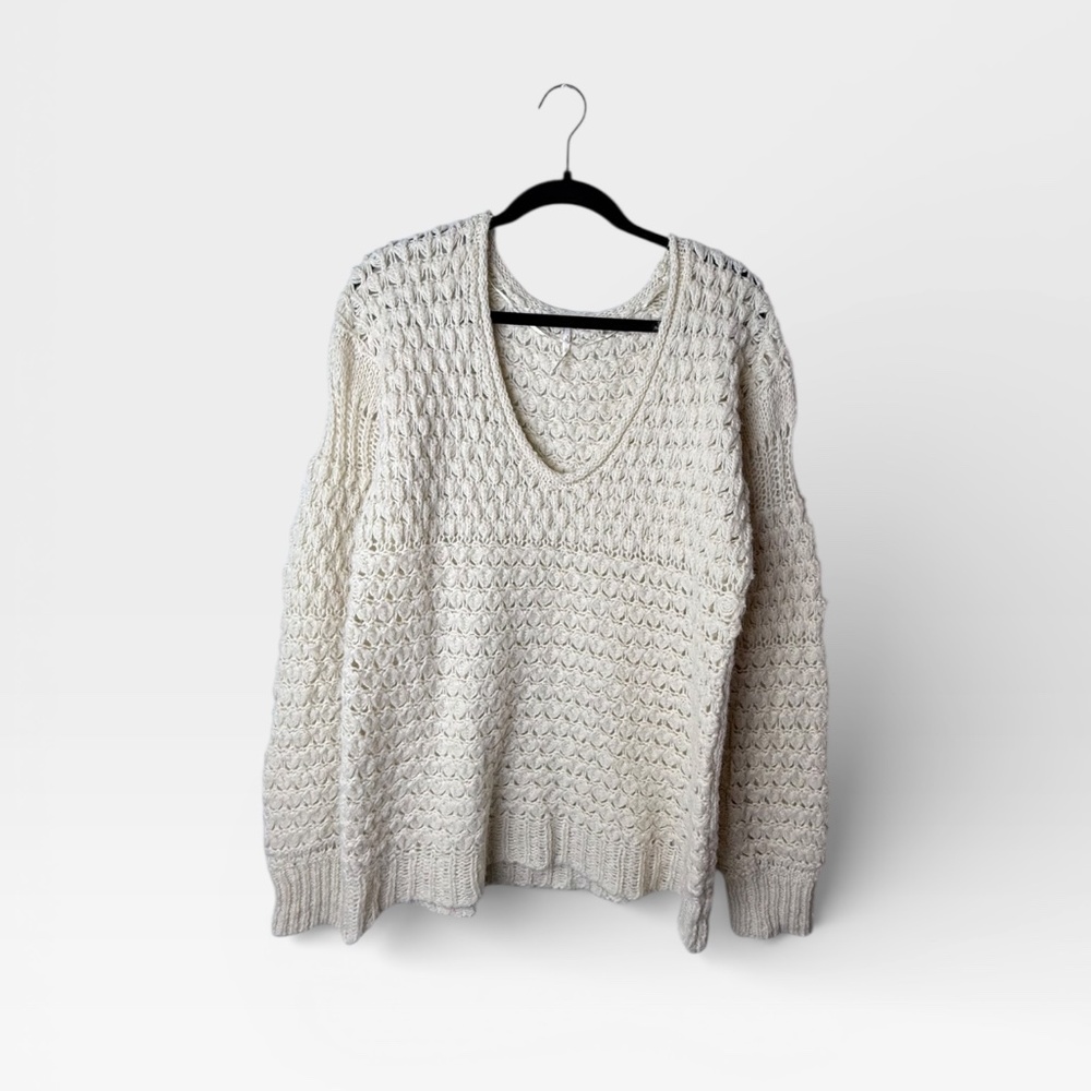 Free People Size Small Knit Sweater Oversized‎ Style V-Neck Off Shoulder (F)